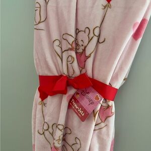Winnie the Pooh pink heart Valentine's day plush throw blanket